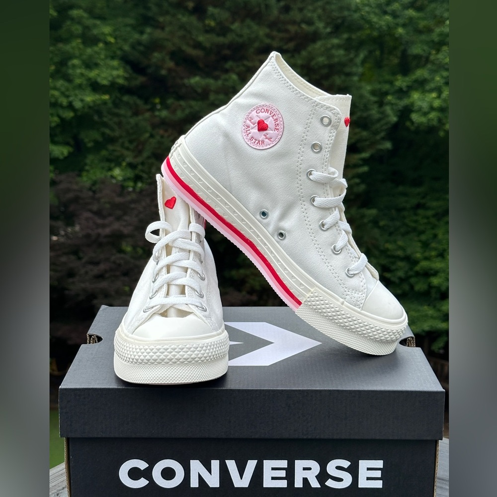 NEW Converse Youth CTAS Eva Lift Canvas Platform High Casual Sneaker - Size 1